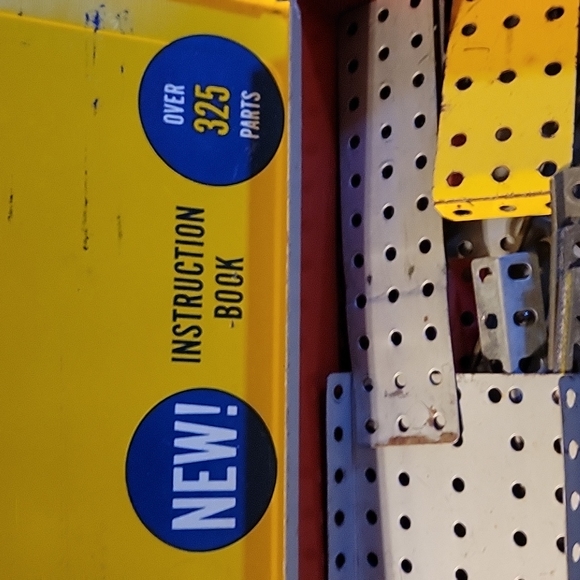 Vintage Erector Set with Original Metal Box - Picture 6 of 12